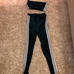 bottom is a small and top is a medium